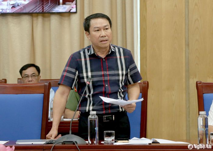 Ông Lê Sỹ Chiến - Phó Chủ tịch UBND thành phố Vinh phát biểu tại hội nghị. Ảnh: Tiến Đông