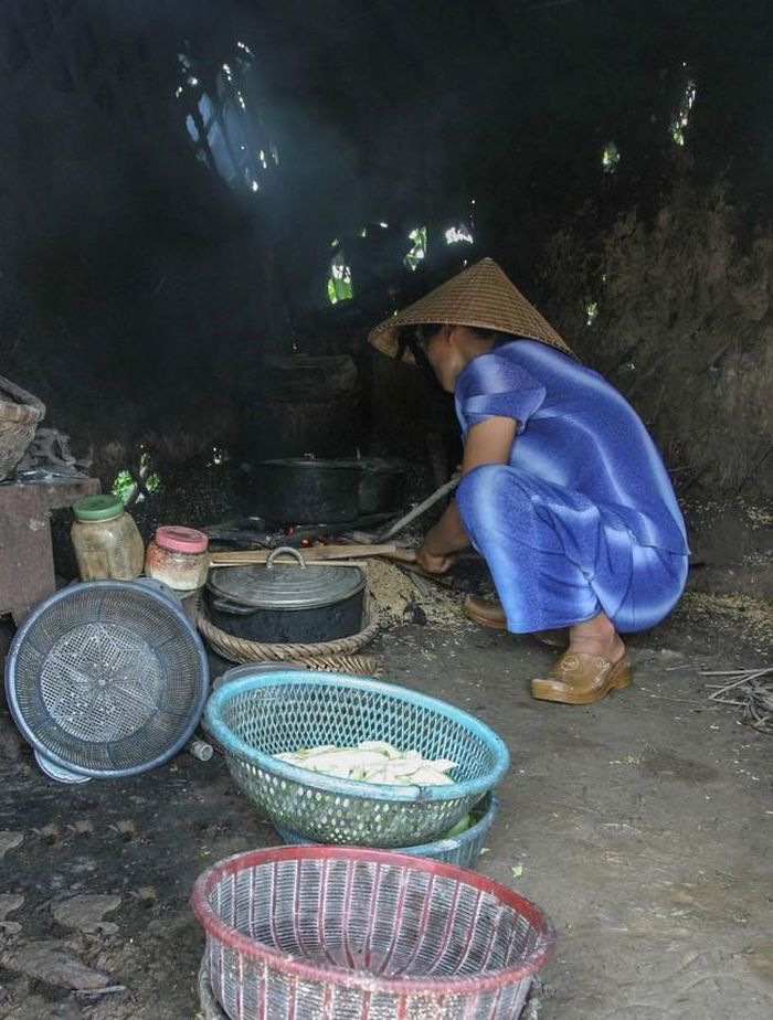 Bên trong ngôi nhà tranh vách đất ở phường Tràng Cát