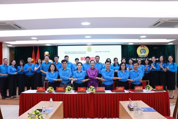 Công đoàn Y tế Việt Nam và 6 Liên đoàn Lao động các tỉnh khu vực Trung du và miền núi biên giới phía Đông Bắc ký kết quy chế phối hợp hoạt động - Ảnh: VGP/H
