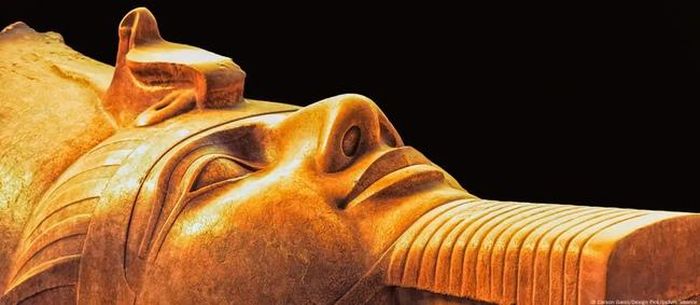 Bức tượng khổng lồ của Ramses II