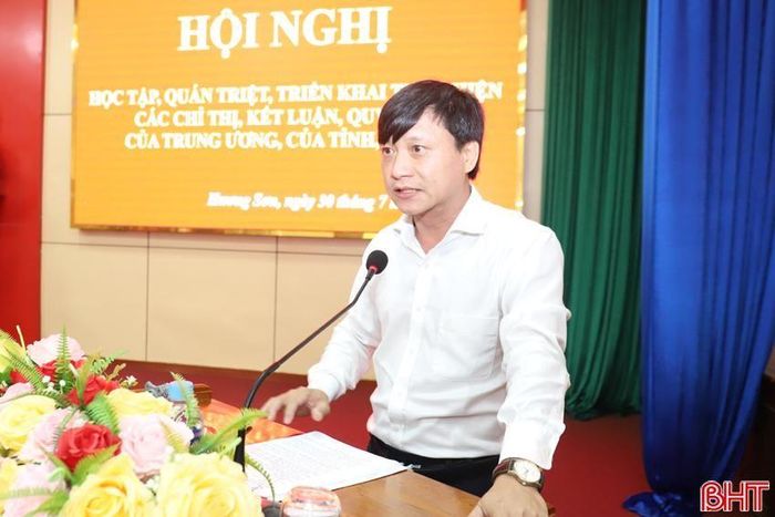  Phó Chủ tịch UBND huyện Hồ Thái Sơn trình bày những kết quả về việc thực hiện Kết luận số 70, Chỉ thị số 31 