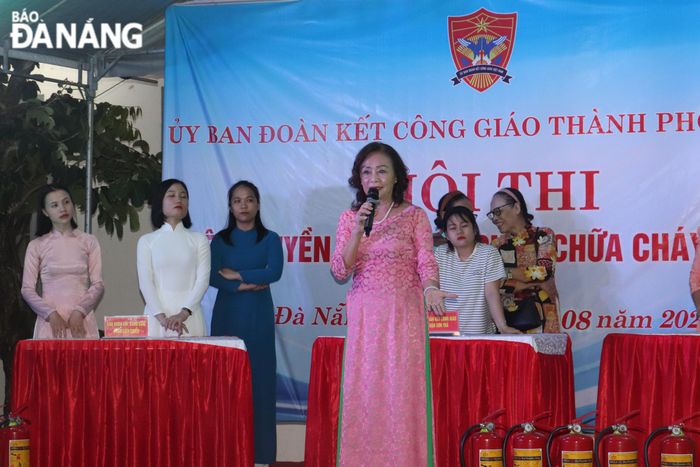Hội thi gồm 2 phần: kiến thức và tiểu phẩm với các nội dung tìm hiểu về công tác phòng cháy, chữa cháy; cách sử dụng các loại bình chữa cháy an toàn, hiệu quả; xử lý tình huống… ẢNH: K.N