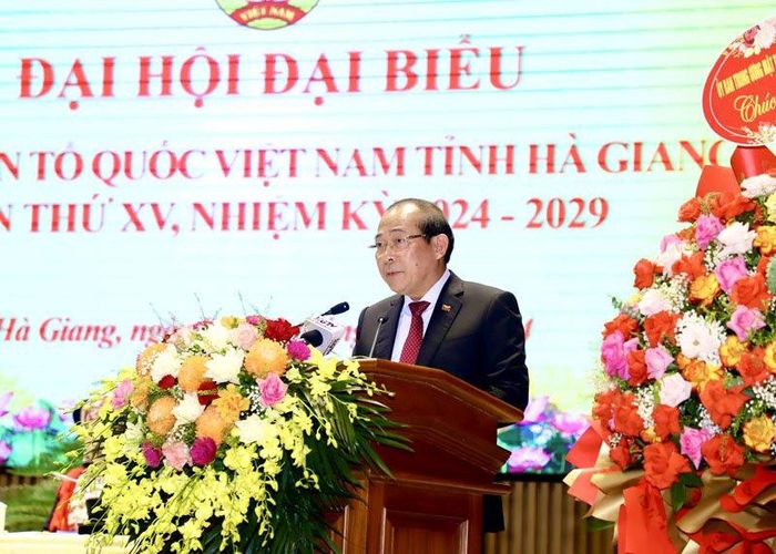 Phó Chủ tịch UBTƯ MTTQ Việt Nam Hoàng Công Thủy phát biểu chỉ đạo tại Đại hội.
