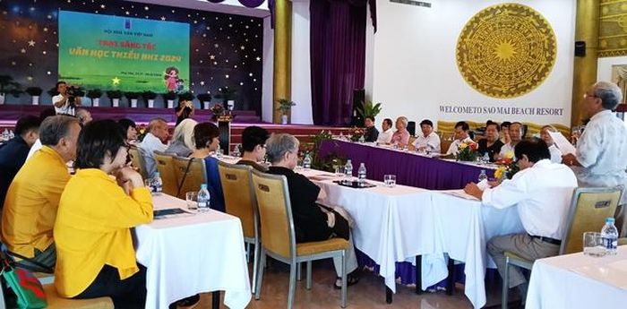 Quang cảnh buổi tọa đàm