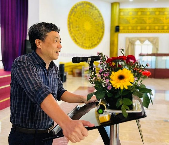 Nhà văn Nguyễn Bình Phương (Phó Chủ tịch Hội Nhà văn Việt Nam) phát biểu tại tọa đàm