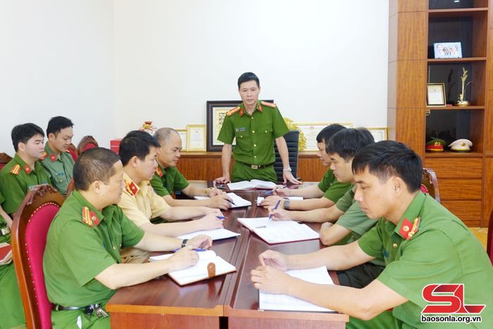 Đảng ủy Công an huyện Mai Sơn họp triển khai, thực hiện nội dung Kết luận số 01-KL/TW của Bộ Chính trị.