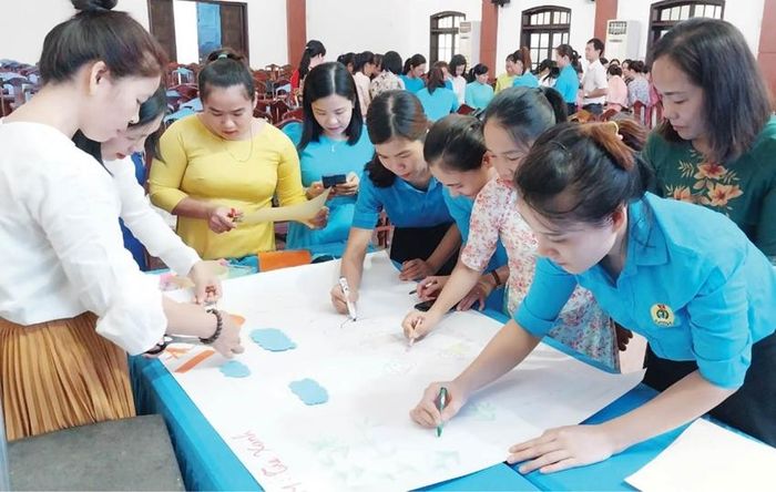  Các cấp công đoàn tập huấn trang bị kỹ năng hoạt động tuyên truyền cho cán bộ nữ công 