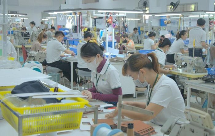 Nhu cầu nhập khẩu nguyên vật liệu, máy móc tiếp tục tăng