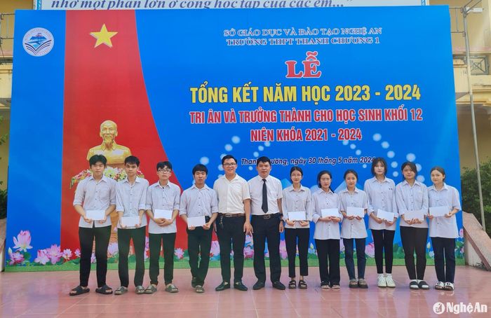 Trường THPT Thanh Chương 1 tổng kết năm học 2023-2024. Ảnh: CSCC