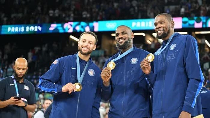 Đội tuyển bóng rổ Mỹ giành HCV Olympic sau khi đánh bại chủ nhà Pháp ở chung kết