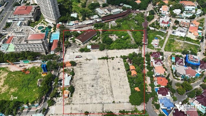 Khu đất chợ du lịch (cũ) tại phường Thắng Tam, TP Vũng Tàu dự kiến bán đấu giá trong năm nay. Ảnh: Quang Hưng 