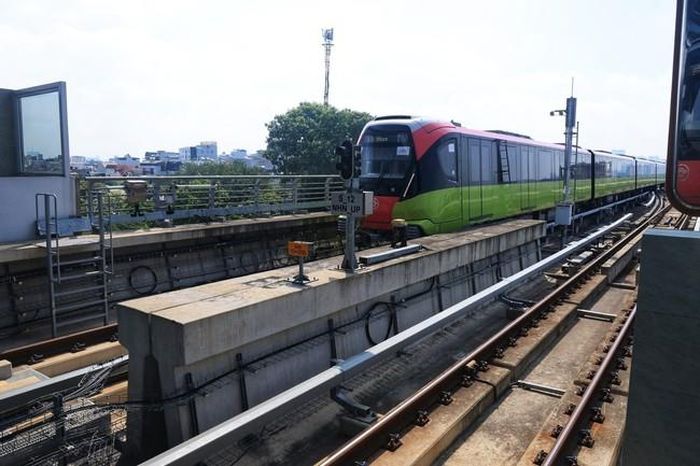 Tuyến metro (đường sắt đô thị) Nhổn - ga Hà Nội giai đoạn 1 đã đi vào hoạt động được 4 ngày. Ảnh: Tuấn Anh - TTXVN