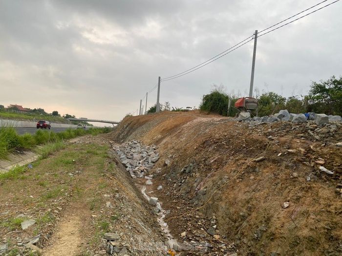 Công ty CP Tư vấn Xây dựng 533 - đơn vị tư vấn thiết kế cao tốc Dầu Giây - Phan Thiết tính toán, sau khi dọn dẹp mực nước sông Phan đoạn này có thể hạ thấp ở vị trí cống từng bị ngập khoảng 1,12 m và tại cầu Sông Phan là 0,12 m.