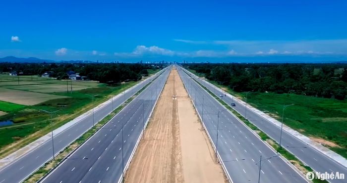 Đại lộ Vinh - Cửa Lò chuẩn bị thông xe vào trung tuần tháng 8/2024. Ảnh tư liệu: Xuân Hoàng