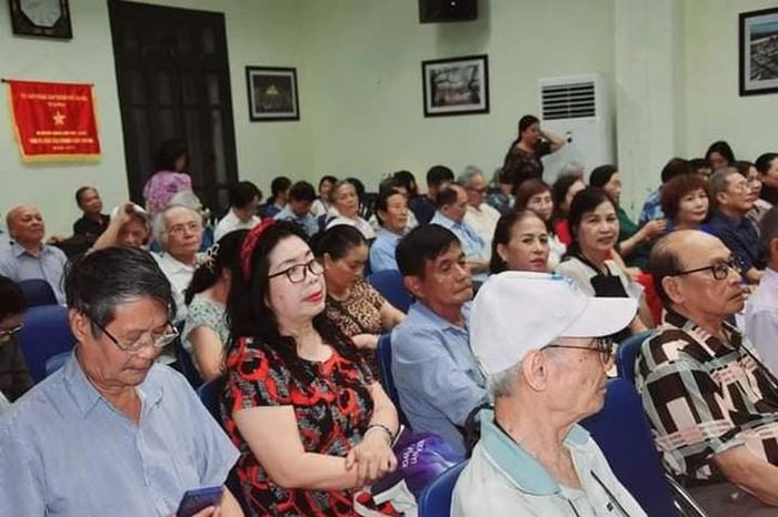 Hội viên Hội Nhà văn Hà Nội dự hội thảo chuyên đề “Cố nhà thơ Trần Quang Quý và tác phẩm văn học”