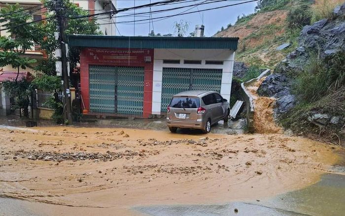 Nguy hiểm luôn cận kề.