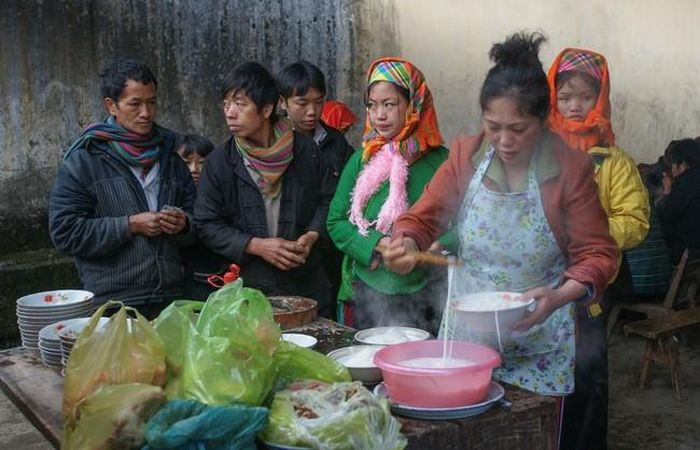 Một quán phở ở chợ Mèo Vạc tháng 2/2022. Chợ phiên này có khu hàng phở rất hoành tráng và luôn đông khách vào các buổi sáng Chủ nhật
