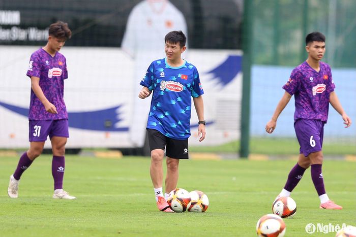 Cuối tháng 8 này đội sẽ hội quân với lực lượng chủ yếu là các cầu thủ U21 để tham dự giải bóng đá giao hữu U21 quốc tế do Liên đoàn Bóng đá Trung Quốc tổ chức, diễn ra từ 2 - 10/9/2024 tại thành phố Changsha với sự tham dự của các đội: Việt Nam, Malaysia, Uzbekistan và chủ nhà Trung Quốc. Ảnh: Hải Hoàng