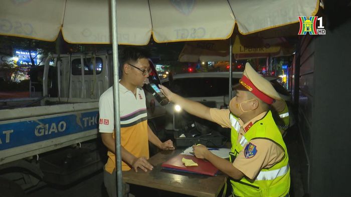 Công an TP. Hà Nội đã liên tục triển khai nhiệm vụ xuyên đêm trên nhiều tuyến đường.