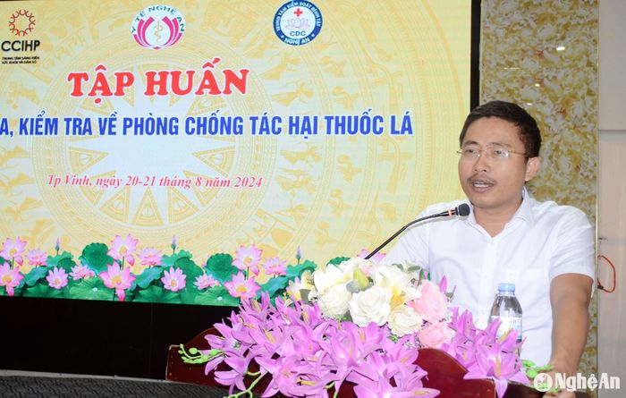 Tiến sĩ Nguyễn Văn Thương - Phó Giám đốc Sở Y tế Nghệ An phát biểu khai mạc lớp tập huấn. Ảnh: Thành Chung