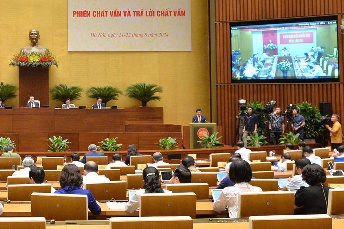 Tổng Thư ký Quốc hội, Chủ nhiệm Văn phòng Quốc hội Bùi Văn Cường phát biểu. Ảnh: Hồ Long