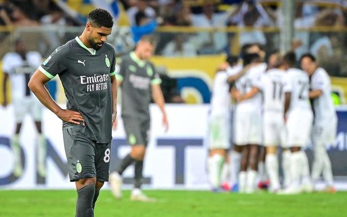 AC Milan thua sốc đội mới lên hạng Serie A