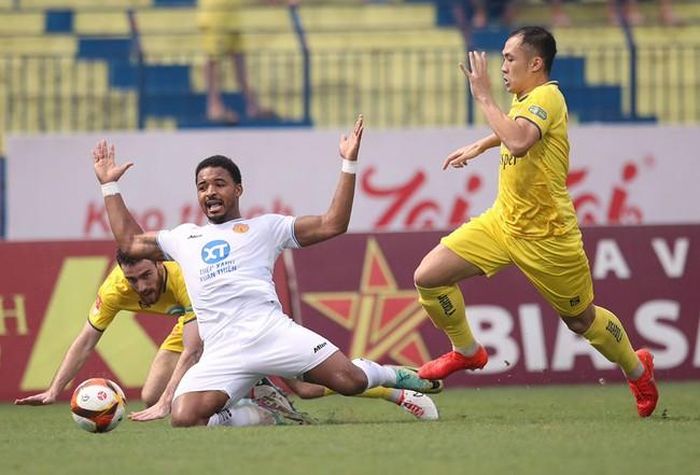 Rafaelson ghi 6 bàn vào lưới Thanh Hóa ở 2 trận đấu V-League mùa vừa qua. Ảnh: VPF