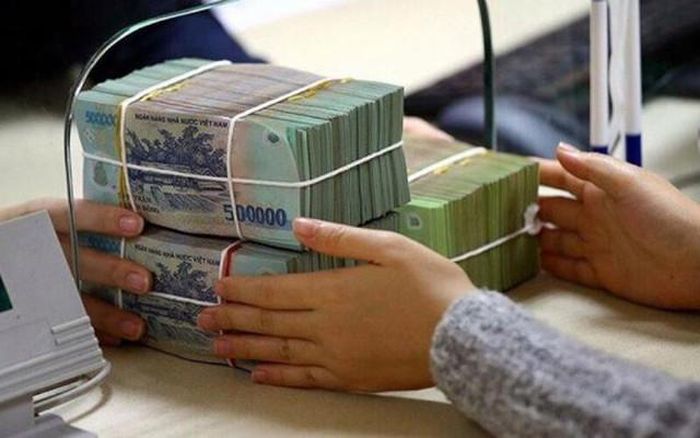 Trong bối cảnh áp lực tỷ giá giảm, lãi suất ngân hàng có thể tiếp tục duy trì ở mức thấp, nhu cầu tín dụng dự báo sẽ tăng mạnh những tháng sắp tới.