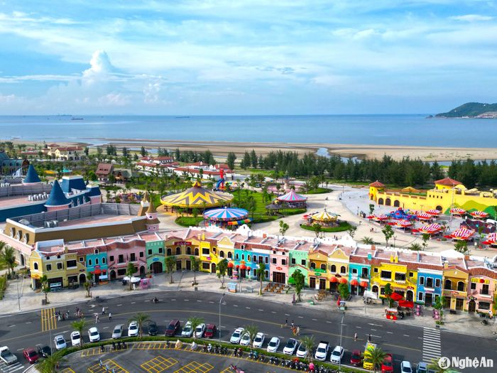 Toàn cảnh VinWonders Cửa Hội. Ảnh: Văn Trường