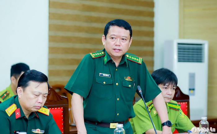 Đại tá Dương Hồng Hải - Phó Chỉ huy trưởng Bộ Chỉ huy Bộ đội Biên phòng tỉnh Nghệ An phát biểu tại giao ban khối Nội chính tháng 8/2024. Ảnh: Thành Duy