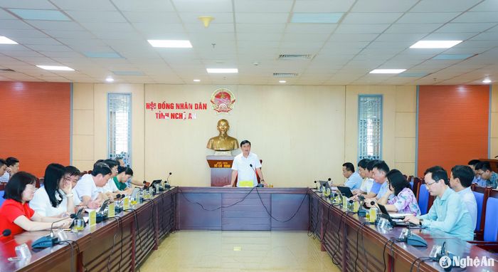 Quang cảnh phiên họp thường kỳ tháng 8/2024 của Thường trực HĐND tỉnh Nghệ An. Ảnh: Thành Duy