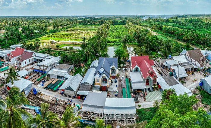 Xóm Khmer ấp Ðá Bạc A, xã Khánh Bình Tây, huyện Trần Văn Thời, đổi thay vượt bậc nhờ phát triển kinh tế từ mô hình làm khô cá bổi.