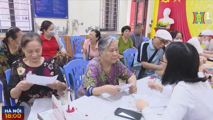 Các đơn vị chức năng đang gấp rút hỗ trợ thực hiện đăng ký tài khoản cho người dân.