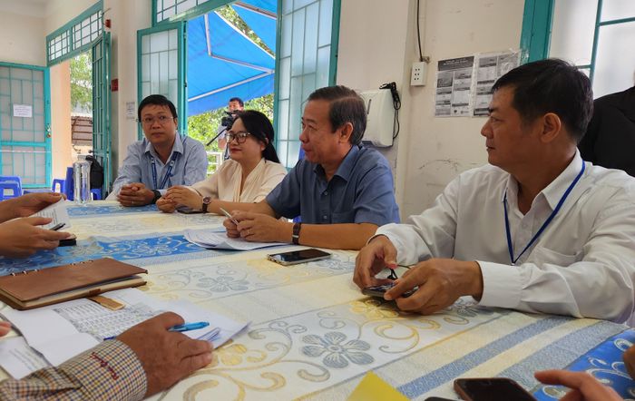  Đoàn giám sát do TS Nguyễn Văn Vĩnh Châu, Phó Giám đốc Sở Y tế TPHCM làm trưởng đoàn 