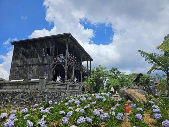 Nhà làm việc của bác sĩ A.Yersin.