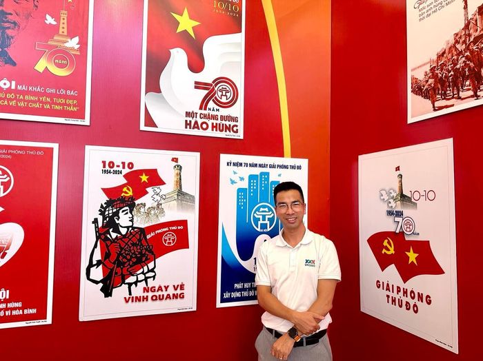 Tác giả Hà Thành tham gia nhiều cuộc thi tranh cổ động của Hà Nội. Ảnh: Hoàng Lân