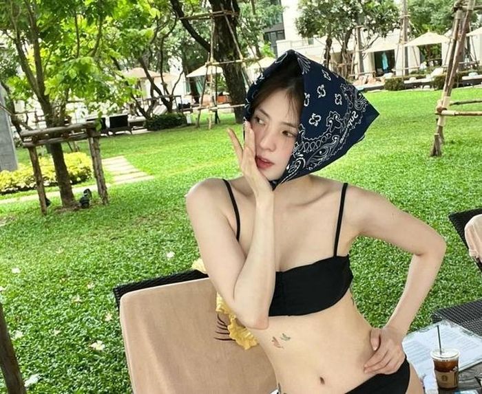 Han So Hee sở hữu vóc dáng gợi cảm