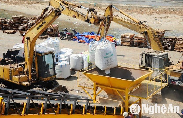 Sản phẩm gỗ viên nén Thanh Chương xuất hàng sang Nhật Bản. Ảnh: Thu Huyền