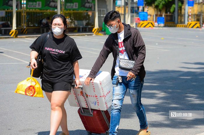 Để tránh ùn tắc, nhiều người đã lựa chọn trở lại Thủ đô sớm, như vậy cũng có thời gian nghỉ ngơi trước khi quay trở lại làm việc và học tập.