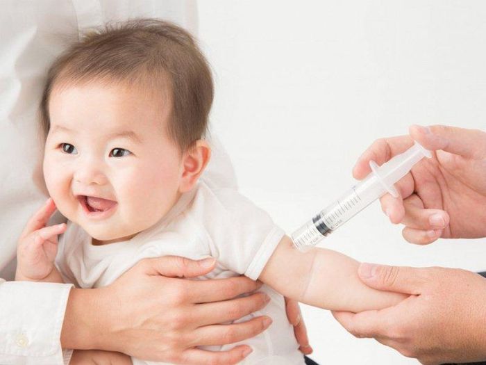 Để phòng ngừa cần thực hiện chủ động việc tiêm ngừa bệnh sởi.