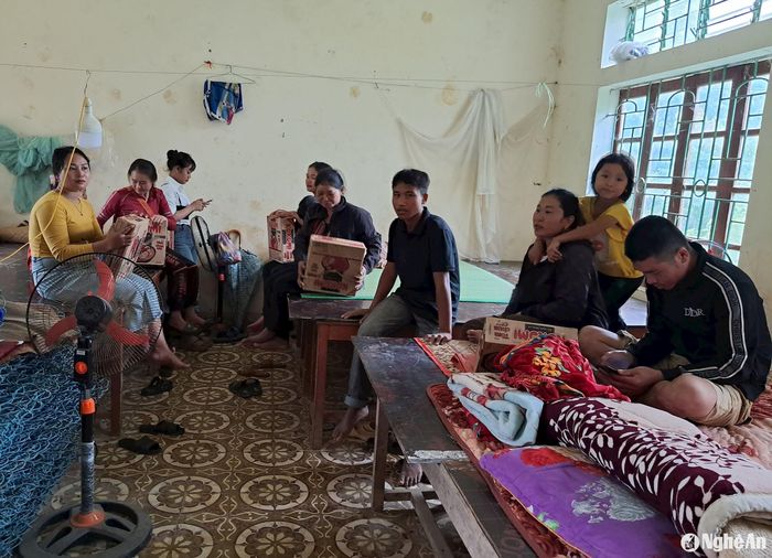 Đây là các hộ đồng bào dân tộc Khơ Mú, có điều kiện kinh tế khó khăn trên địa bàn xã Bảo Nam. Ảnh: Lữ Phú