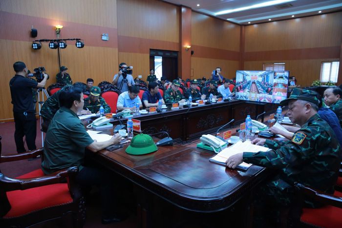 Toàn cảnh phiên họp.