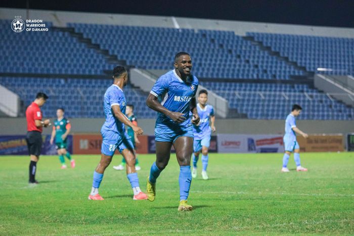 Tiền đạo Yuri Mamute có lần thứ 2 trở lại Việt Nam trong màu áo SHB Đà Nẵng. Ảnh: SHB Đà Nẵng FC