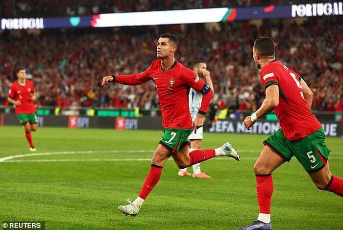 Ronaldo ghi bàn quyết định giúp Bồ Đào Nha đánh bại Scotland.