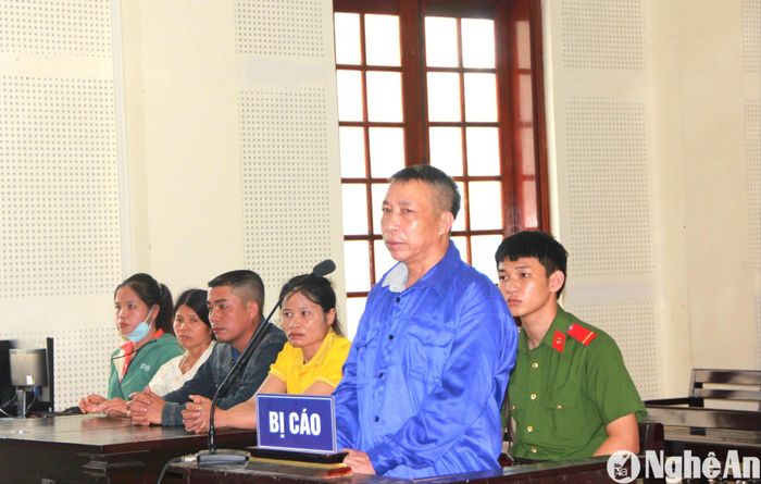 Ngày 16/5/2023, TAND tỉnh Nghệ An mở phiên tòa sơ thẩm xét xử bị cáo Nguyễn Văn Hà (SN 1972), trú xã Phúc Sơn, huyện Anh Sơn về tội "Giết người". Nguyên nhân xuất phát từ việc tranh chấp đất lâm nghiệp. Ảnh tư liệu: Trần Vũ