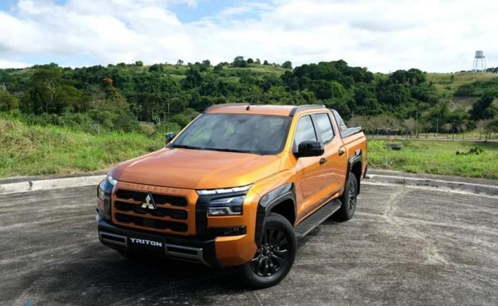Xe Mitsubishi Triton