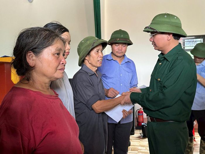 Bước đầu tỉnh Lào Cai hỗ trợ mỗi người bị tử vong 25 triệu đồng và mỗi người bị thương 5 triệu đồng. Ảnh: Toàn Hằng.