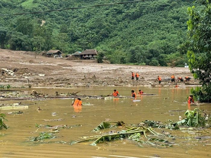 34 người thiệt mạng, 61 người mất tích tại làng Nủ.