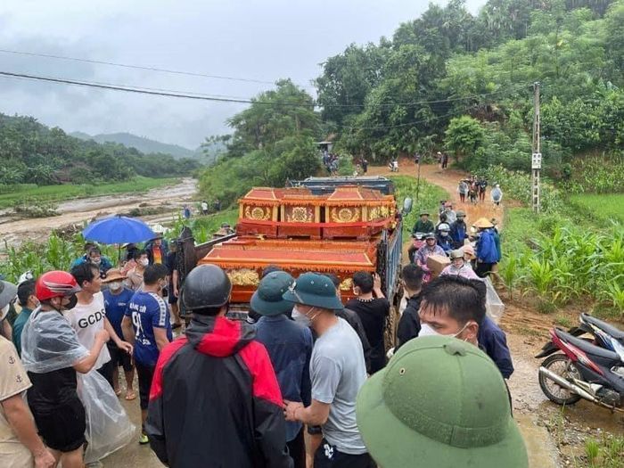 Trận lũ ống, lũ quét kinh hoàng tại thôn Làng Nủ, xã Phúc Khánh, huyện Bảo Yên xảy ra sáng 10-9 đã vùi lấp cả một bản làng.