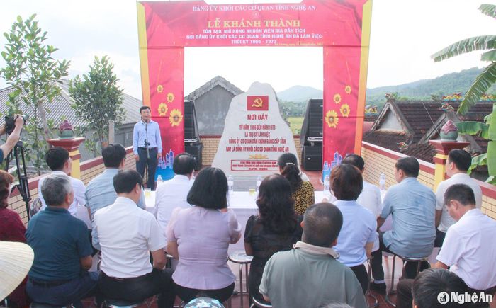 Quanh cảnh Lễ khánh thành Bia dẫn tích. Ảnh: Mai Hoa